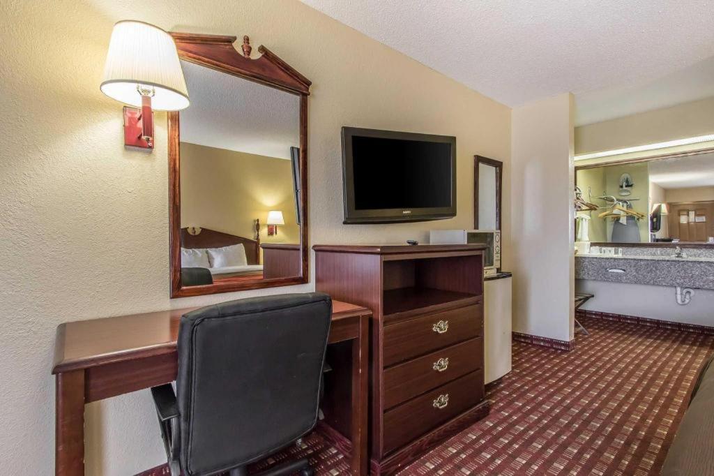 Quality Inn Andalusia Eksteriør billede