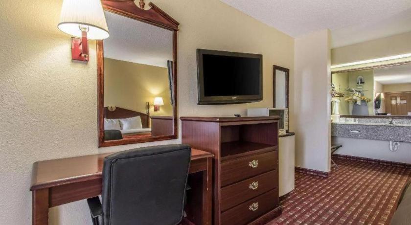 Quality Inn Andalusia Eksteriør billede