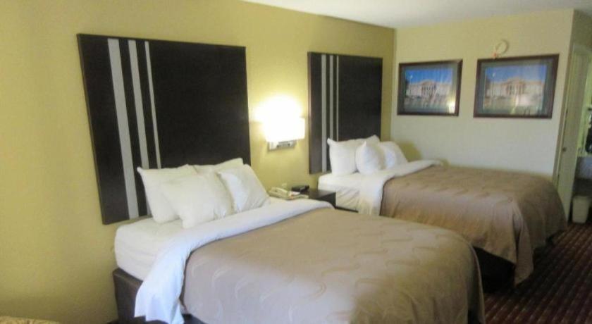 Quality Inn Andalusia Eksteriør billede